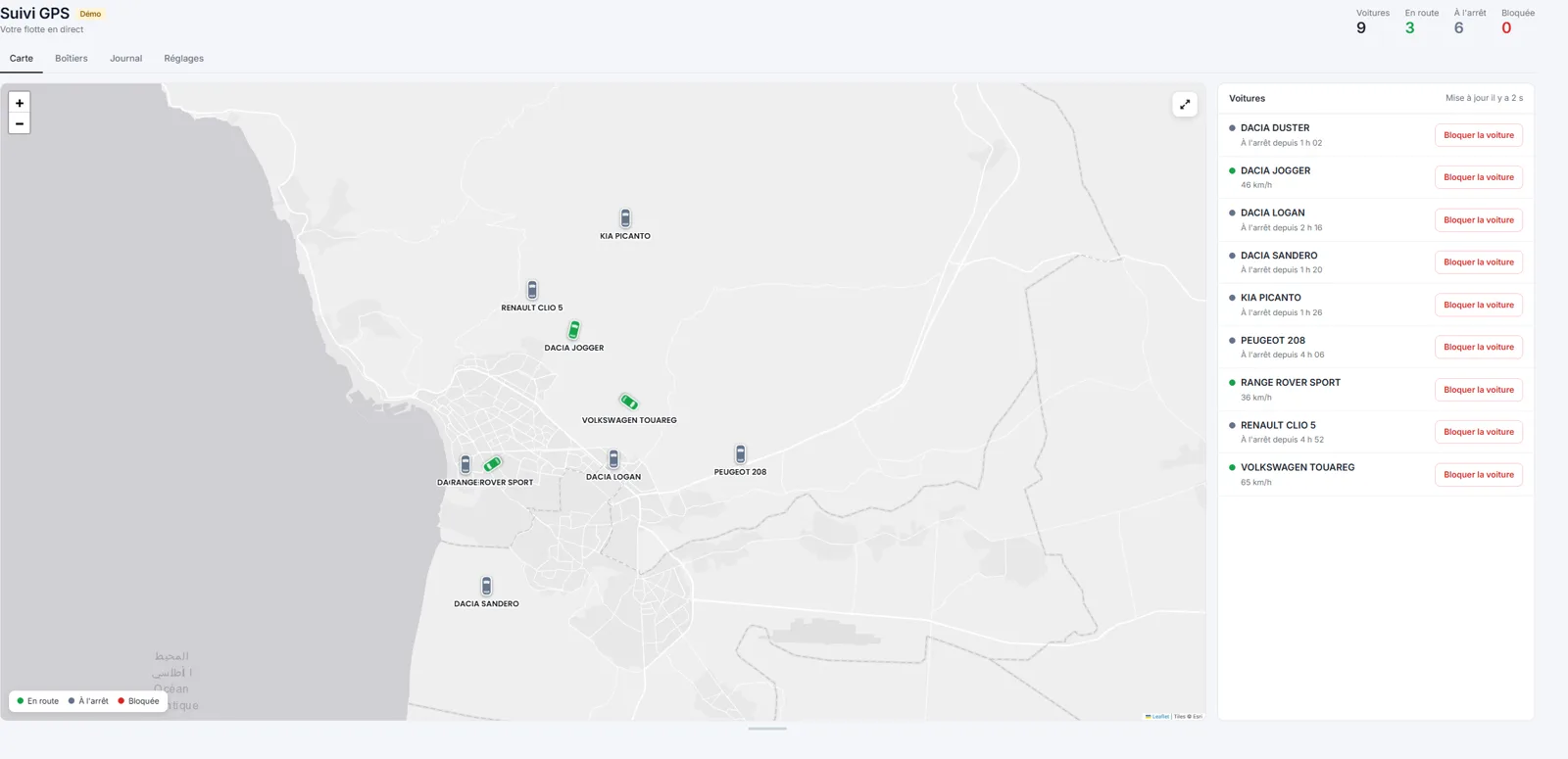 Carte du suivi GPS AutoRent avec la liste des voitures, en route ou à l'arrêt